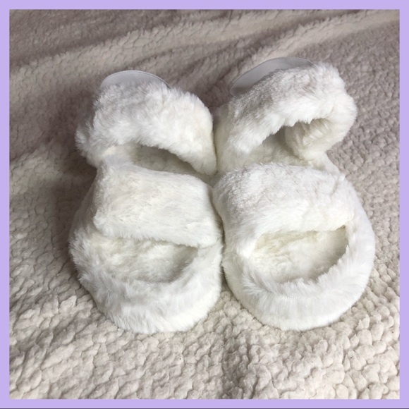 🤍White Faux Fur Slippers with Ankle Strap🤍 - Picture 3 of 4